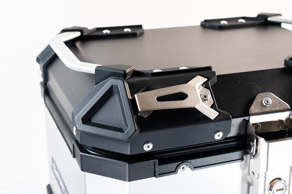 GPR TECH TOP CASE ALPI-TECH 35 LT. SILVER Top case in aluminum,including soft backrest, silver color with universal plate  Capacity 35 LT.