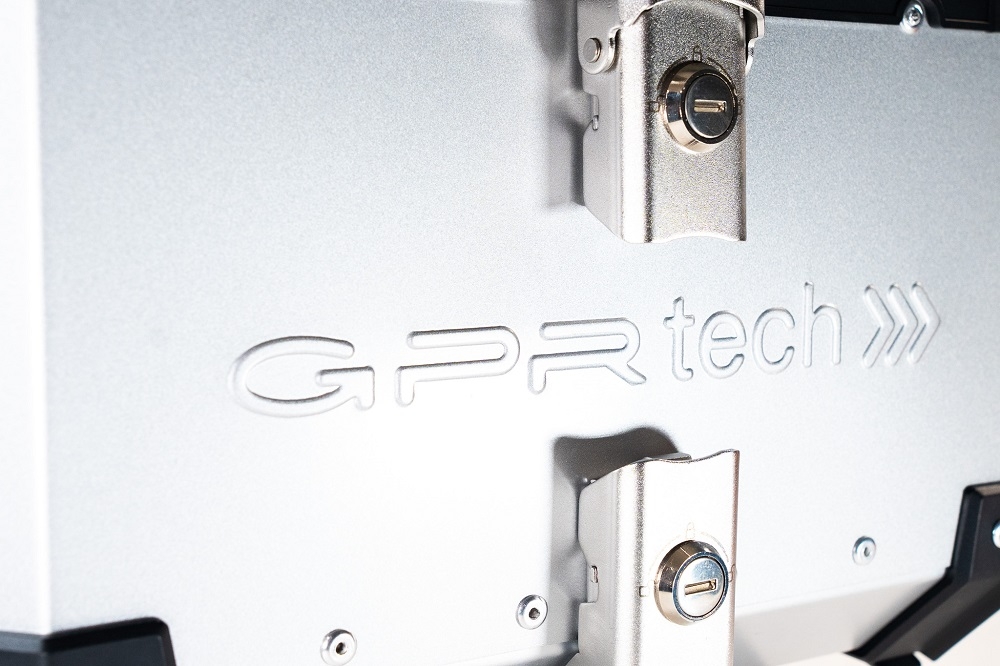 GPR TECH TOP CASE ALPI-TECH 35 LT. SILVER Top case in aluminum,including soft backrest, silver color with universal plate  Capacity 35 LT.