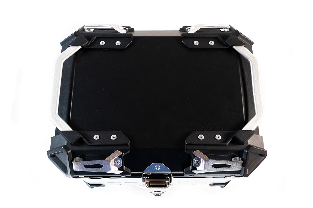 GPR TECH TOP CASE ALPI-TECH 35 LT. SILVER Top case in aluminum,including soft backrest, silver color with universal plate  Capacity 35 LT.