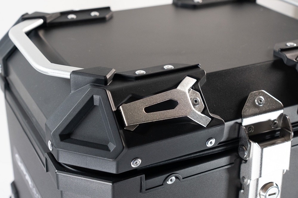 GPR TECH TOP CASE ALPI-TECH 26 LT. BLACK Top case in aluminum, black color with universal plate included Capacity 26 LT.