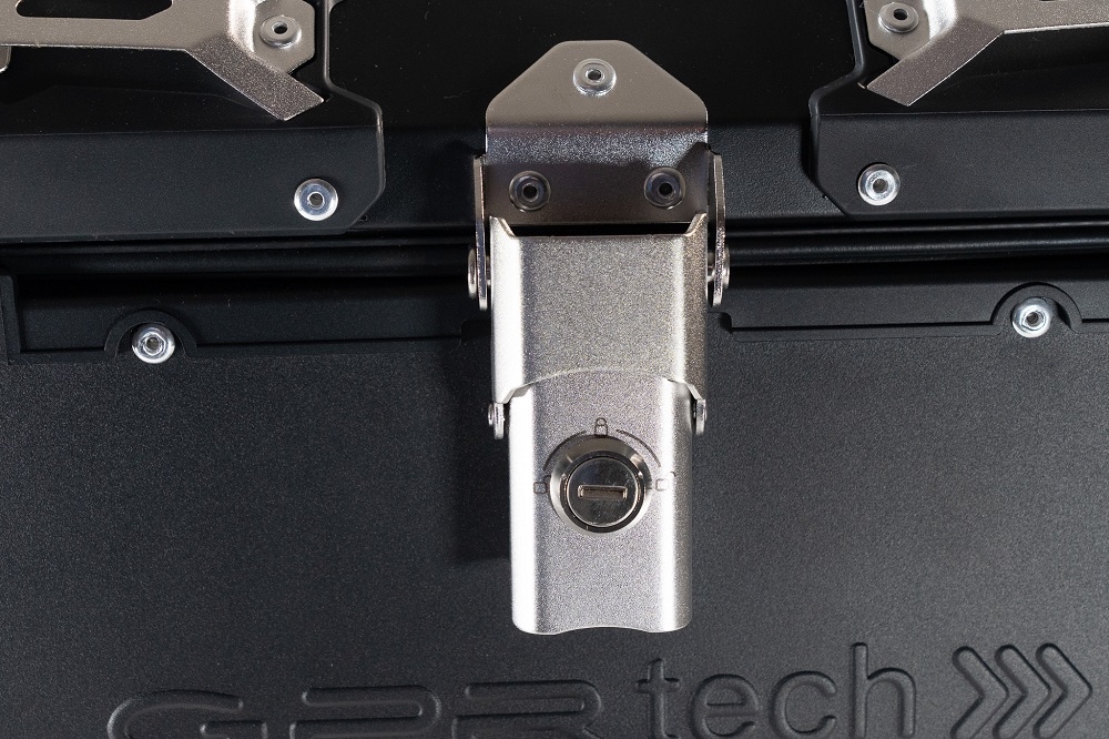 GPR TECH TOP CASE ALPI-TECH 26 LT. BLACK Top case in aluminum, black color with universal plate included Capacity 26 LT.