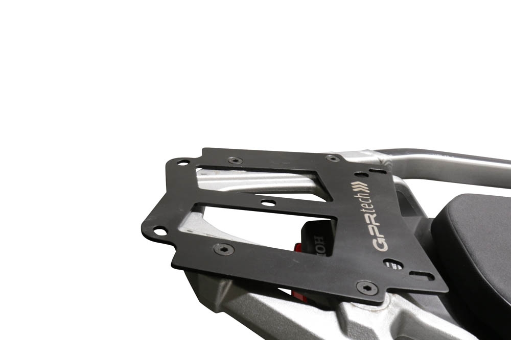 Top case GPR TECH compatible with  GPR TECH Top case in aluminum, black silver color with specific plate included Top case in aluminum, black silver color with specific plate included Capacity 45 LT.
