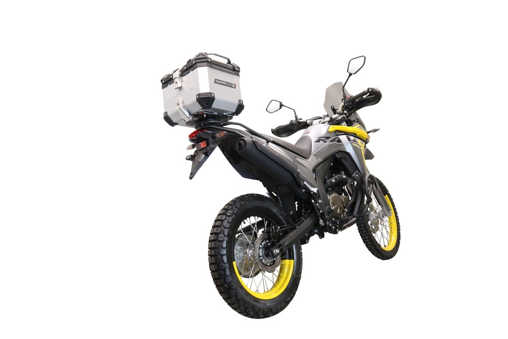 Top case GPR TECH compatible with  GPR TECH Top case in aluminum, silver color with specific plate included Top case in aluminum, silver color with specific plate included Capacity 26 LT.
