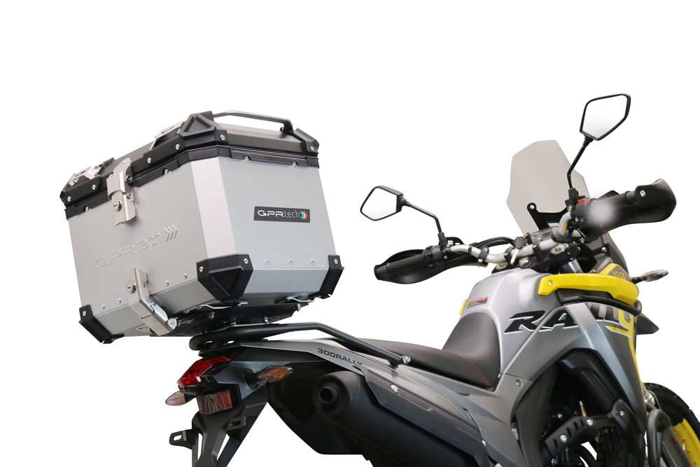 Top case GPR TECH compatible with  GPR TECH Top case in aluminum, silver color with specific plate included Top case in aluminum, silver color with specific plate included Capacity 35 LT.