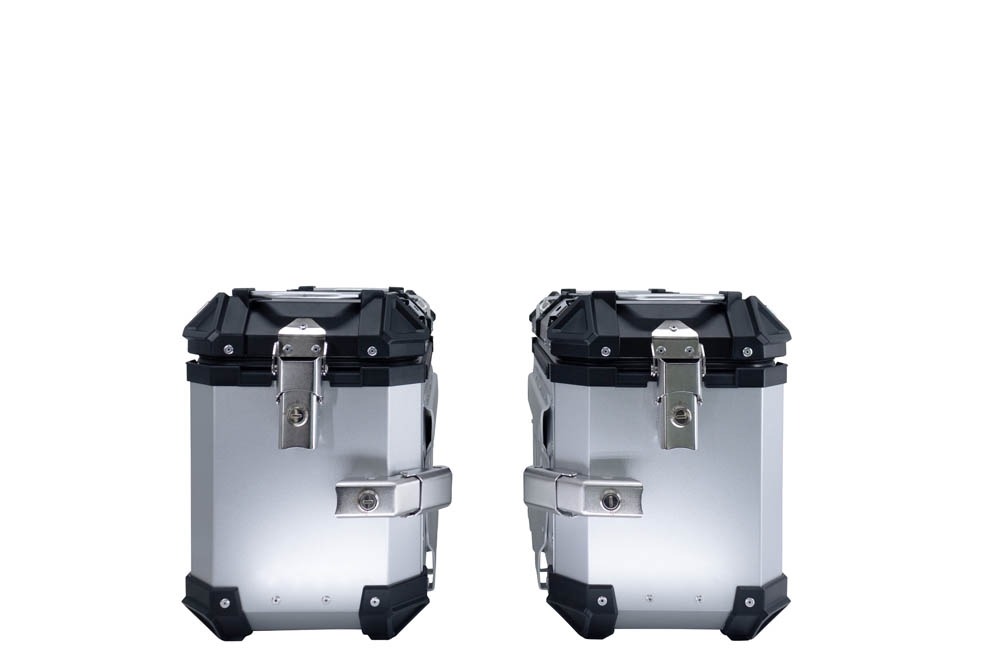 GPR TECH compatible with  GPR TECH PAIR OF SILVER SIDE CASES ALPI-TECH 38 LT. + 38 LT. + PANNIER HOLDER Coppia di valigie laterali in alluminio, colore argento, fornite con telaio di supporto specifico