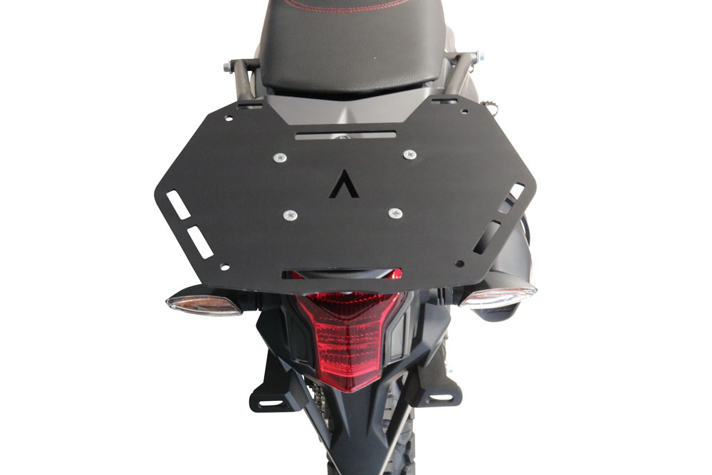 Top case GPR TECH compatible with  GPR TECH Top case in aluminum, silver color with specific plate included Top case in aluminum, silver color with specific plate included Capacity 26 LT.