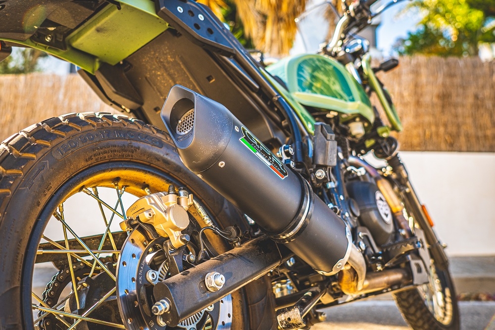Scarico GPR compatibile con  Royal Enfield Himalayan 410 DIAM 42.5 2017-2020, Furore Evo4 Nero, Terminale di scarico omologato,fornito con db killer estraibile,catalizzatore e collettore