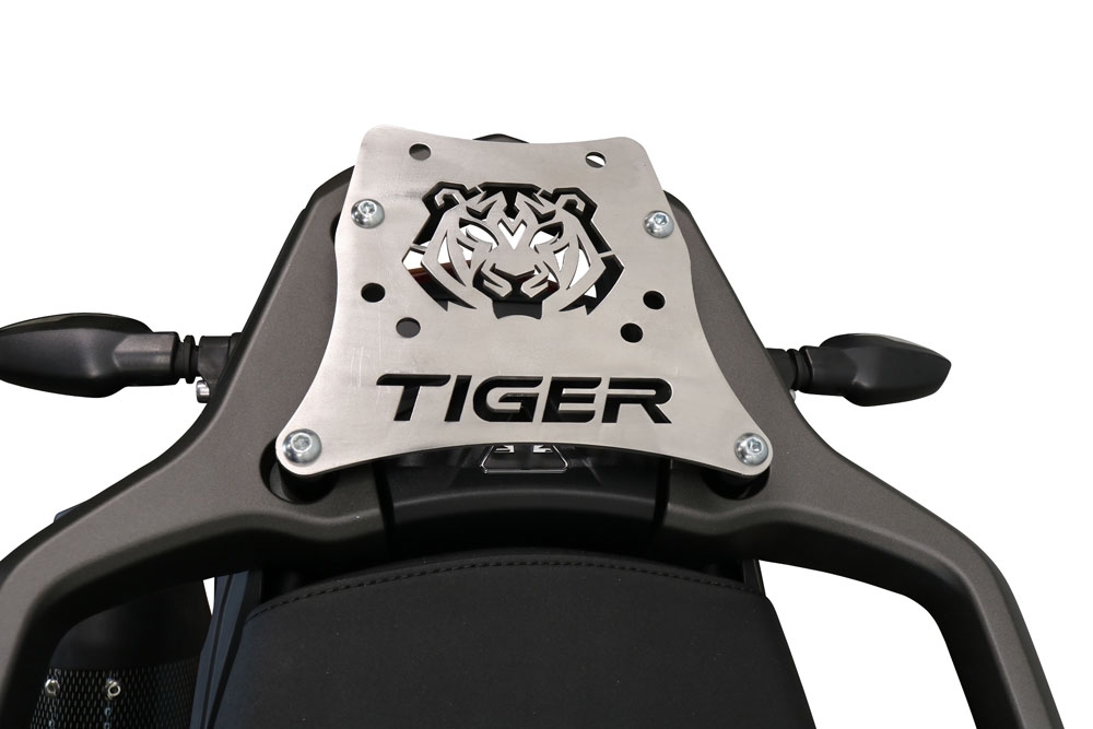 Top case GPR TECH compatible with  GPR TECH Top case in aluminum, black silver color with specific plate included Top case in aluminum, black silver color with specific plate included Capacity 55 LT.