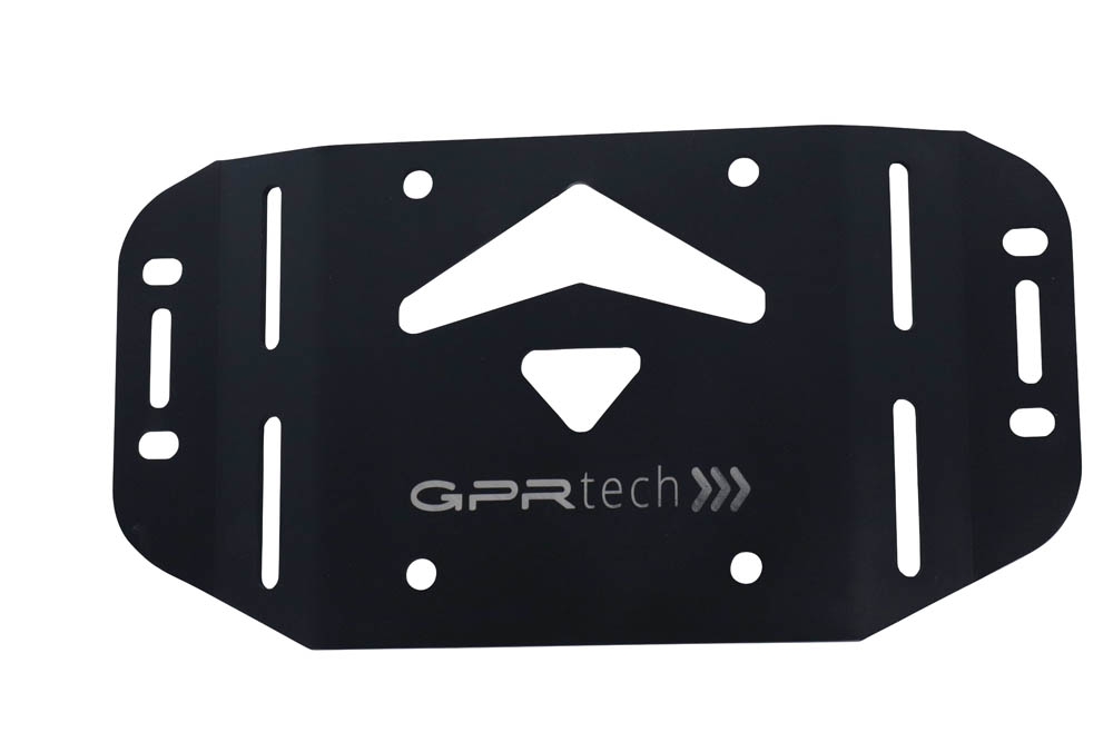 Top case GPR TECH compatible with  GPR TECH Top case in aluminum, silver color with specific plate included Top case in aluminum, silver color with specific plate included Capacity 35 LT.