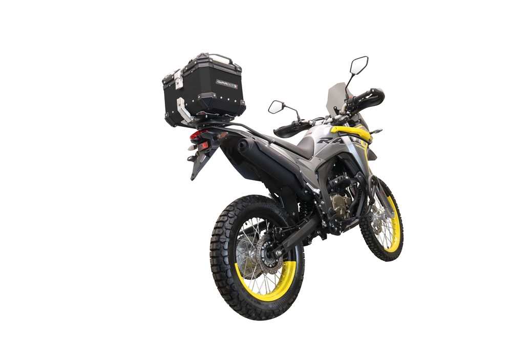 Top case GPR TECH compatible with  GPR TECH Top case in aluminum, black silver color with specific plate included Top case in aluminum, black silver color with specific plate included Capacity 26 LT.