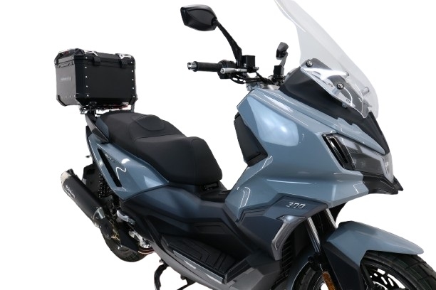 TOP CASE - BAULETTO GPR TECH COMPATABILE CON Bmw G 310 Gs 2017/2021 e4 GPR TECH BAULETTO TOP CASE ALPI-TECH 35 LT. COLORE NERO CON PIASTRA SPECIFICA 