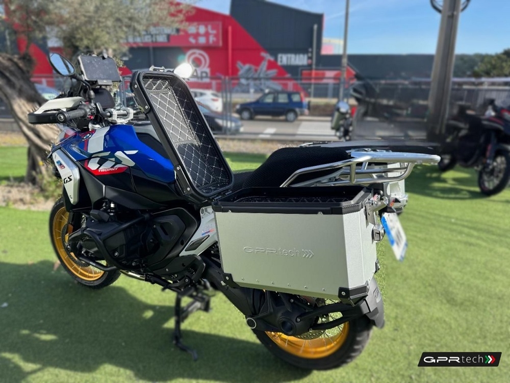 GPR TECH compatible with  GPR TECH Pair of side cases aluminum made, silver color with specific pannier holder Pair of side cases aluminum made, silver color with specific pannier holder Capacity 38 LT. + 38 LT.